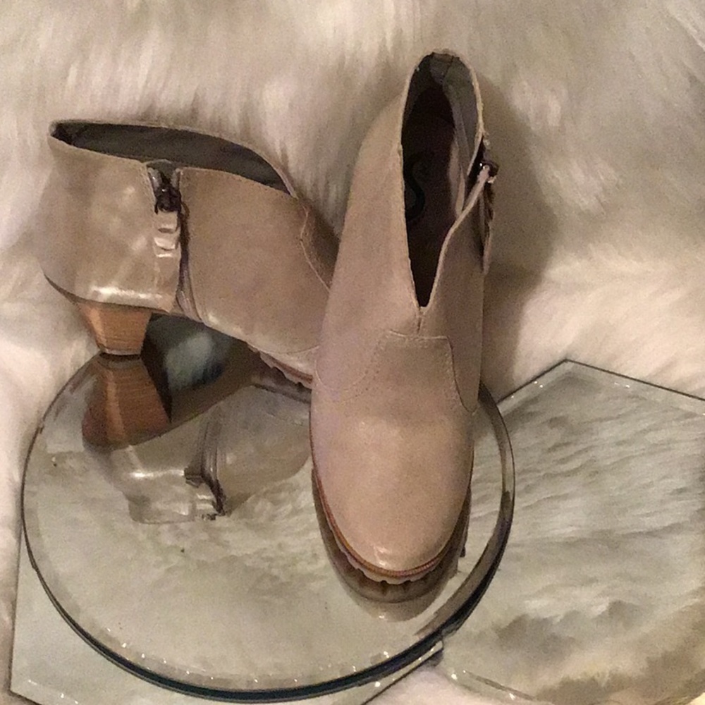 ✨SOFT WALK LEATHER BOOTIES ✨